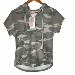 Philosophy Camo XS Short Sleeve Hooded Tee
